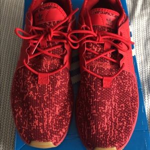 Adidas Xplr boys size 6